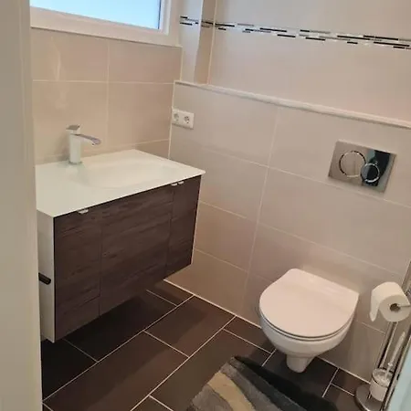 Oase Der Ruhe: Haus Mit Garten * לוהמר