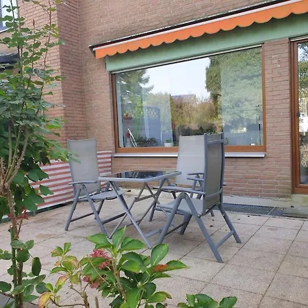 Oase Der Ruhe: Haus Mit Garten *