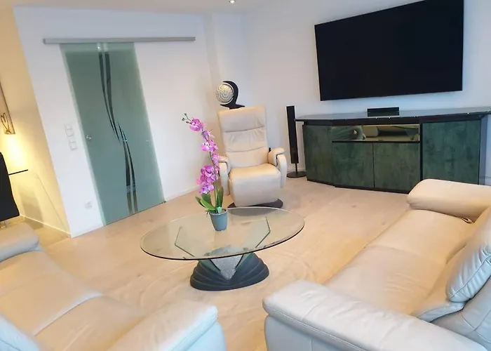 Oase Der Ruhe: Haus Mit Garten Nyaraló