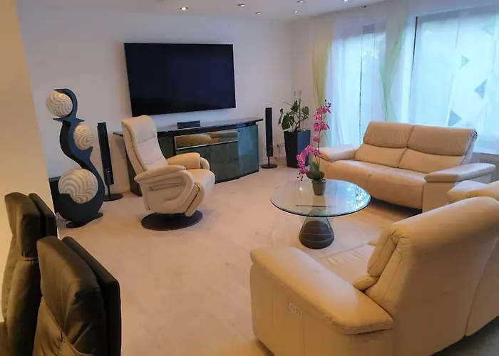 Oase Der Ruhe: Haus Mit Garten Lohmar